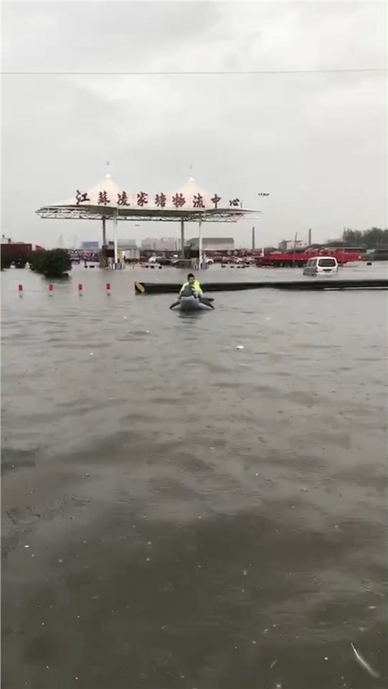 一場(chǎng)大雨淹沒了常州，龍城變水城，救援工作積極開展中！?。?1